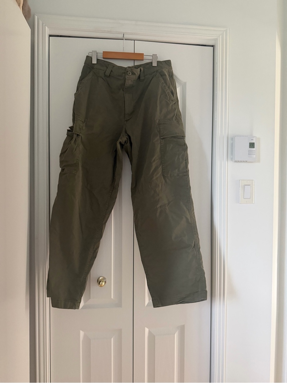 Uniqlo Olive Cargo Pants - Military Green